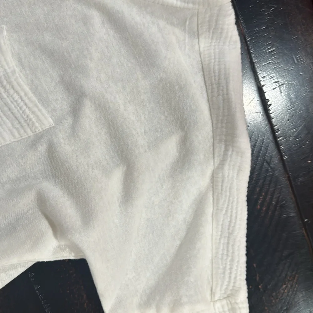 Fabrick VNeck Tee - Picture 4 of 5